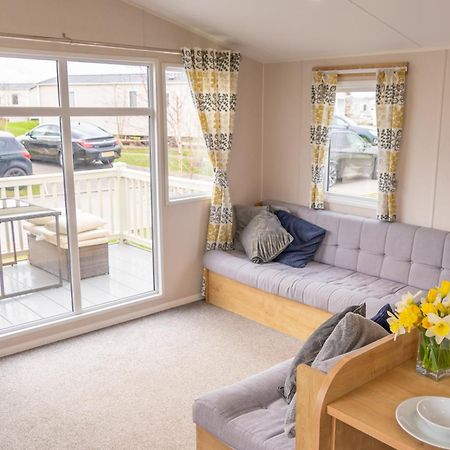 64 Lancaster The Lazy Willow 3 Bedroom Hot Tub Caravan Tattershall Lakes 외부 사진