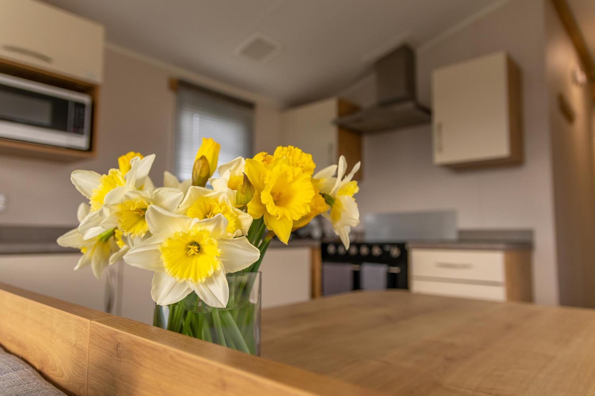 64 Lancaster The Lazy Willow 3 Bedroom Hot Tub Caravan Tattershall Lakes 외부 사진