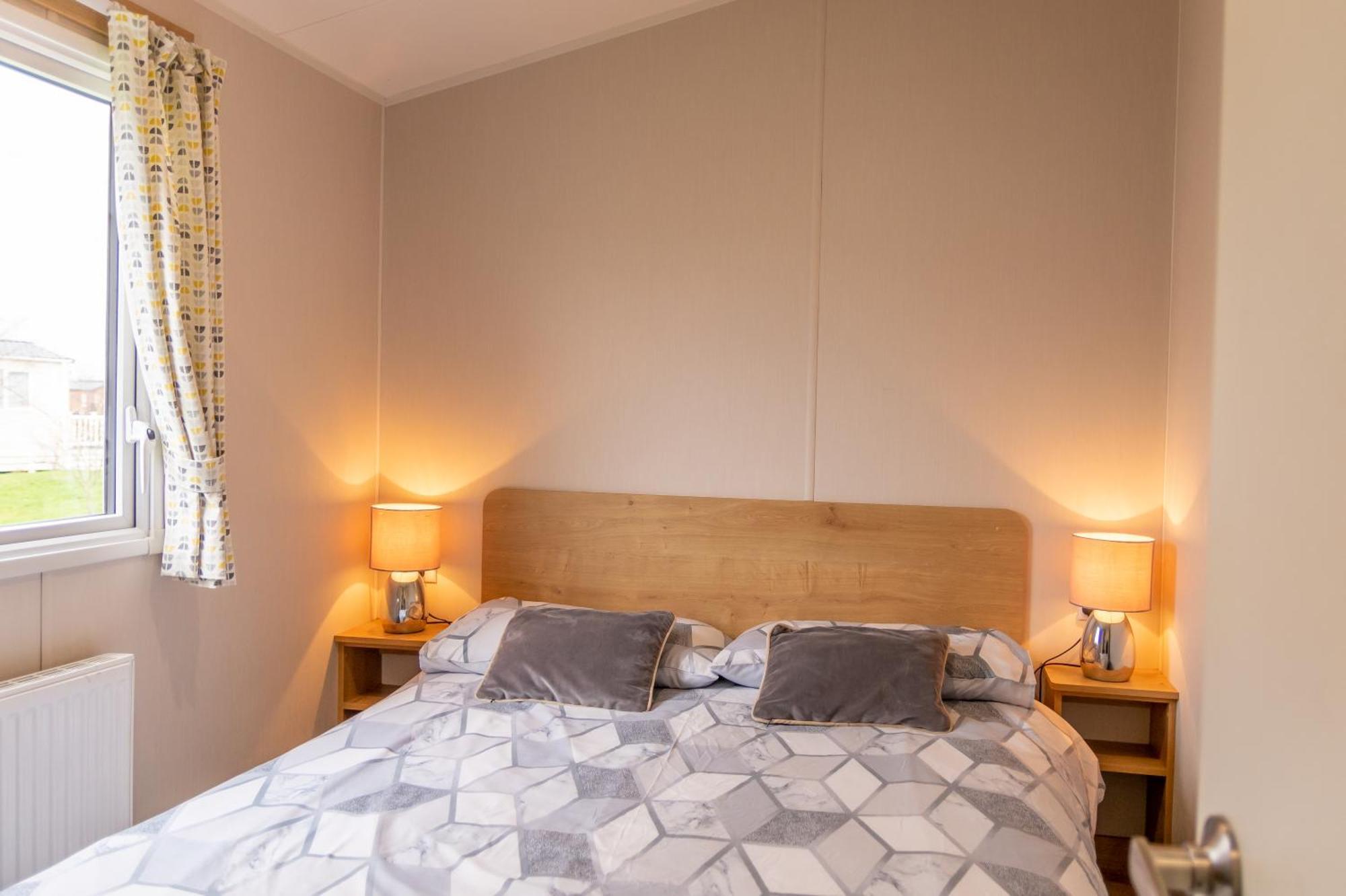 64 Lancaster The Lazy Willow 3 Bedroom Hot Tub Caravan Tattershall Lakes 외부 사진